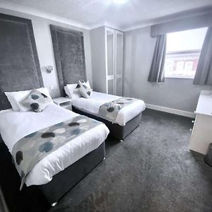 Zimmer mit zwei Einzelbetten